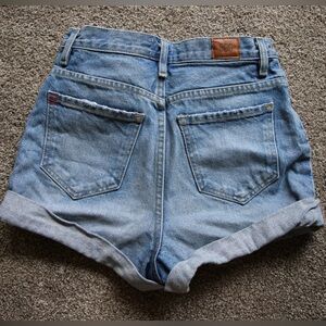Urban Outfitters Mom High-Rise Jean Short (size 25)
